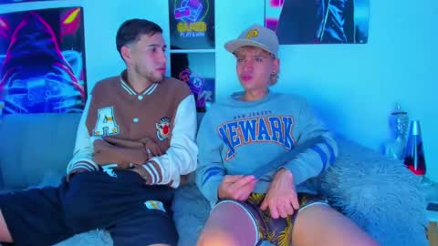 Oscar and Moises online show from 03/10/25, 04:49