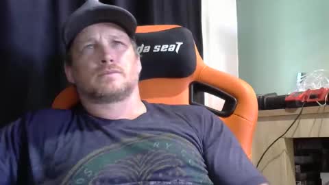 tyfinns69568194 online show from 12/18/25, 02:50