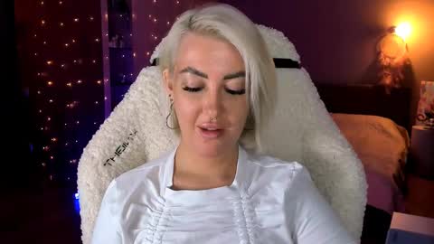 Miley online show from 02/08/25, 03:53