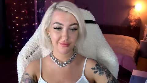 Miley online show from 02/25/25, 03:16