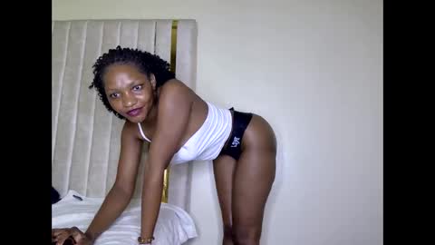 tyla_cerry online show from 09/18/25, 02:30