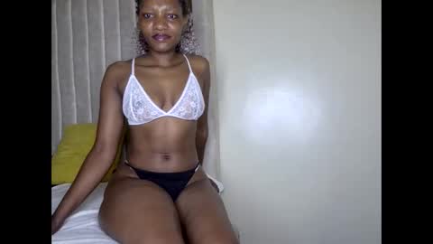 tyla_cerry online show from 11/18/25, 01:00