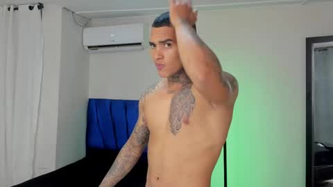 Snapshot of tyler_bell_ chatting on 03/21/26, 03:33 tyler_bell_ online show from 03/21/26, 03:33