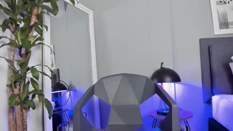 Snapshot of tyler_fox_ chatting on 10/26/25, 08:37 Tyler Fox online show from 10/26/25, 08:37