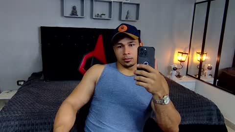 Snapshot of tyler_hank1 chatting on 12/23/24, 12:25 tyler_hank1 online show from 12/23/24, 12:25