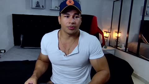 Snapshot of tyler_hank1 chatting on 01/26/25, 11:08 tyler_hank1 online show from 01/26/25, 11:08