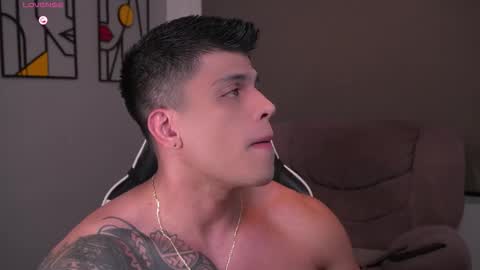 Snapshot of tyler_muscle chatting on 02/21/26, 02:45 David online show from 02/21/26, 02:45