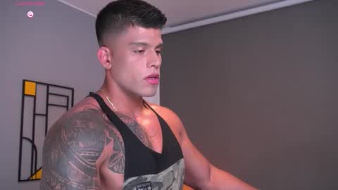 Snapshot of tyler_muscle chatting on 03/11/26, 12:16 David online show from 03/11/26, 12:16