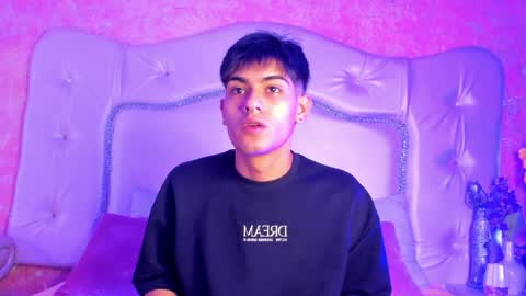 Snapshot of tylercruz__ chatting on 03/31/26, 01:33 Tyler online show from 03/31/26, 01:33