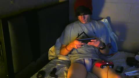 Snapshot of tylerlee199169 chatting on 12/13/24, 08:51 Tyler online show from 12/13/24, 08:51