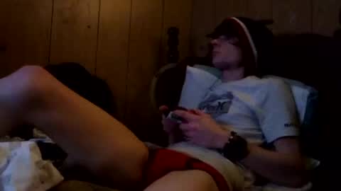 Snapshot of tylerlee199169 chatting on 01/27/25, 04:43 Tyler online show from 01/27/25, 04:43