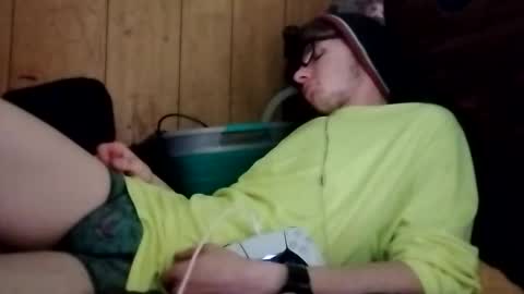 Snapshot of tylerlee199169 chatting on 11/11/25, 04:23 Tyler online show from 11/11/25, 04:23