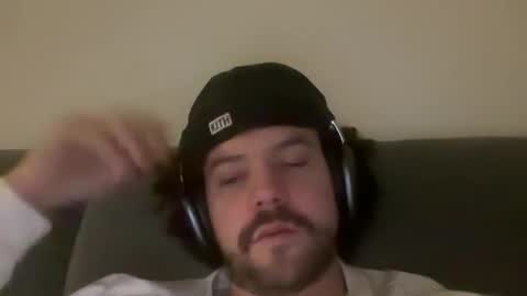 Snapshot of tyleruzi chatting on 12/04/24, 10:41 Tyleruzi online show from 12/04/24, 10:41