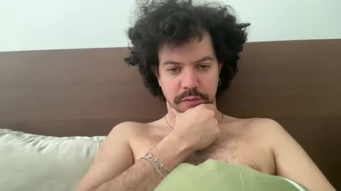 Snapshot of tyleruzi chatting on 12/10/24, 04:49 Tyleruzi online show from 12/10/24, 04:49