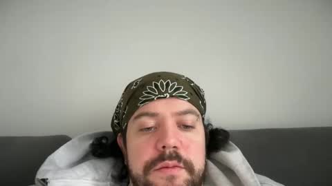 Snapshot of tyleruzi chatting on 01/23/25, 04:59 Tyleruzi online show from 01/23/25, 04:59