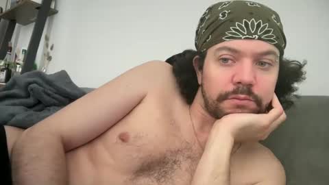 Snapshot of tyleruzi chatting on 02/11/25, 04:46 Tyleruzi online show from 02/11/25, 04:46