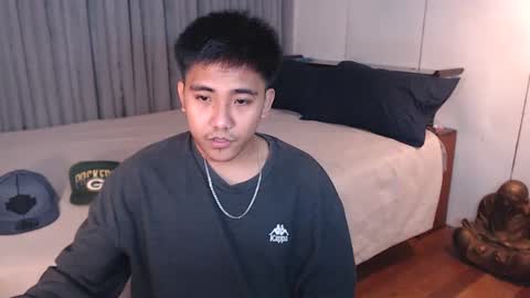 Snapshot of tylerwatson22 chatting on 12/17/24, 02:12 tyler online show from 12/17/24, 02:12