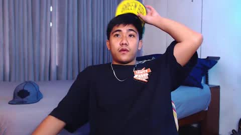 Snapshot of tylerwatson22 chatting on 12/25/24, 02:57 tyler online show from 12/25/24, 02:57