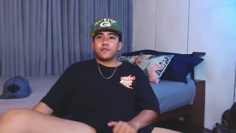 Snapshot of tylerwatson22 chatting on 12/25/24, 09:02 tyler online show from 12/25/24, 09:02