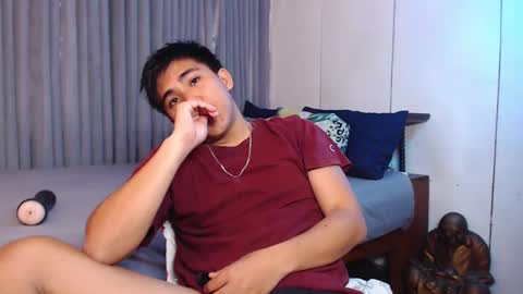 Snapshot of tylerwatson22 chatting on 12/29/24, 03:44 tyler online show from 12/29/24, 03:44