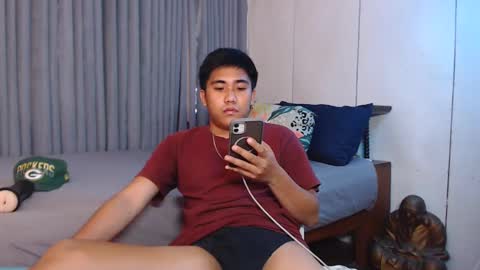 Snapshot of tylerwatson22 chatting on 12/29/24, 06:45 tyler online show from 12/29/24, 06:45