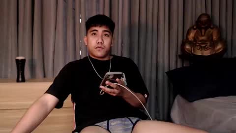 Snapshot of tylerwatson22 chatting on 01/22/25, 08:51 tyler online show from 01/22/25, 08:51