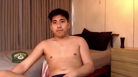 Snapshot of tylerwatson22 chatting on 01/28/25, 07:43 tyler online show from 01/28/25, 07:43