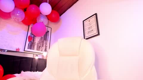 Snapshot of tylla_ chatting on 02/18/25, 02:59 online show from 02/18/25, 02:59