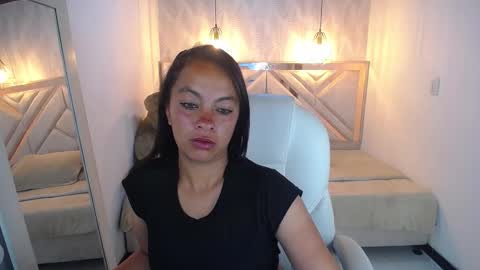 Snapshot of tylla_tk chatting on 03/25/26, 05:35 Tylla online show from 03/25/26, 05:35