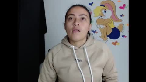 tyrahot_ online show from 12/01/25, 09:58