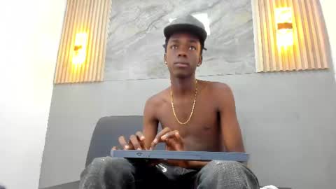 Snapshot of tyron_banks chatting on 06/11/26, 02:48 TYRON online show from 06/11/26, 02:48