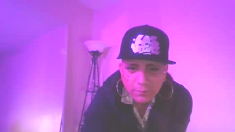 Snapshot of uandme_baby chatting on 01/03/25, 01:58 Azelia B online show from 01/03/25, 01:58