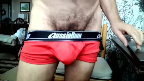 Snapshot of ucgreek chatting on 12/20/25, 02:35 ucgreek online show from 12/20/25, 02:35