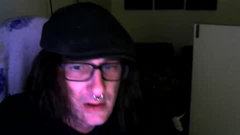 Snapshot of ucloudd chatting on 12/15/25, 08:51 ucloudd online show from 12/15/25, 08:51