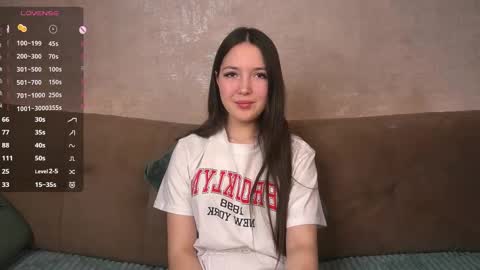 Lili online show from 02/09/25, 10:42