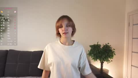 Lili online show from 12/05/25, 07:10