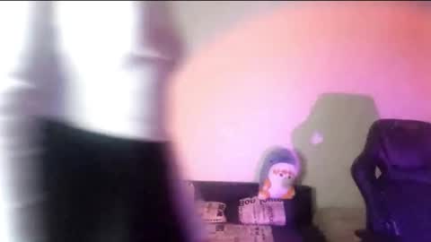 Snapshot of uhm_vickie chatting on 10/29/25, 03:14 Vickie online show from 10/29/25, 03:14