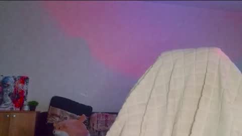 Vickie online show from 12/19/25, 02:40