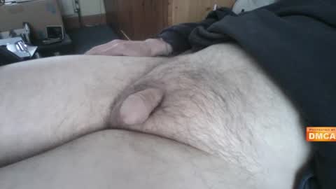 Snapshot of uk_exhibitionist70 chatting on 01/12/25, 10:45 Hairy UK guy online show from 01/12/25, 10:45