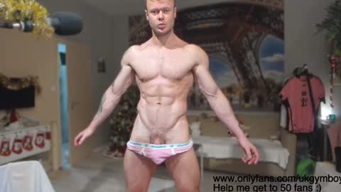 Snapshot of ukgymboy chatting on 12/01/24, 09:26 James Iron online show from 12/01/24, 09:26