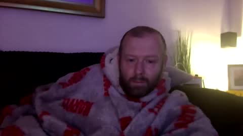 ukmatty3 online show from 10/20/25, 09:04