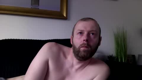 Snapshot of ukmatty3 chatting on 02/20/26, 03:56 ukmatty3 online show from 02/20/26, 03:56