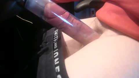 Snapshot of ukpumper chatting on 01/27/25, 02:13 ukpumper online show from 01/27/25, 02:13