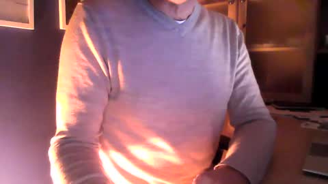 Snapshot of ukshowall chatting on 01/02/25, 04:56 mark online show from 01/02/25, 04:56