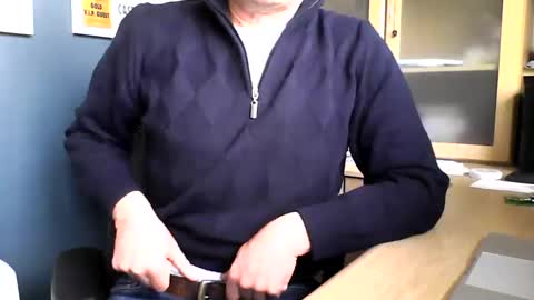 Snapshot of ukshowall chatting on 03/20/26, 01:49 mark online show from 03/20/26, 01:49