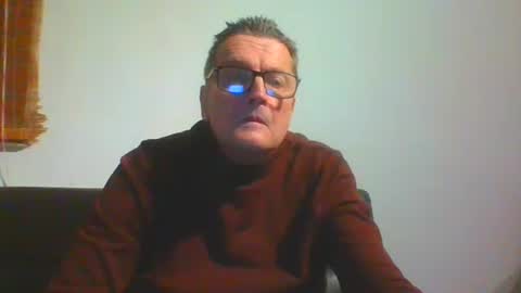 Snapshot of ulmeni4 chatting on 12/25/24, 07:13 ulmeni4 online show from 12/25/24, 07:13