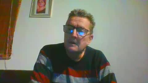 Snapshot of ulmeni4 chatting on 01/01/25, 04:18 ulmeni4 online show from 01/01/25, 04:18