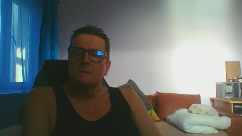 Snapshot of ulmeni4 chatting on 01/12/25, 01:37 ulmeni4 online show from 01/12/25, 01:37