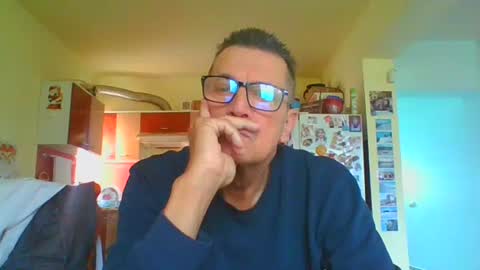 ulmeni7 online show from 05/19/26, 04:52