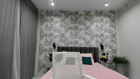 Melena online show from 12/14/25, 12:49